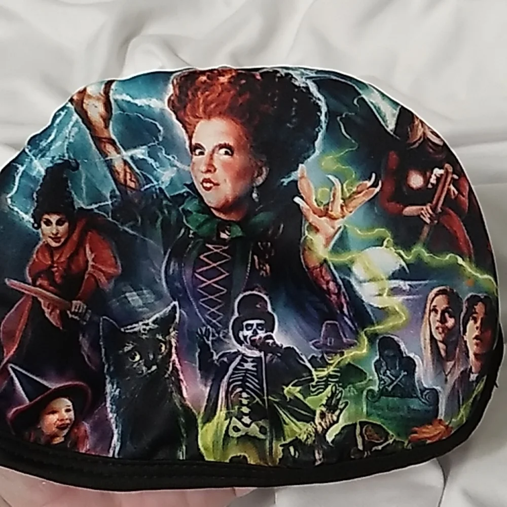4 Hocus Pocus Face Masks brand new Disney